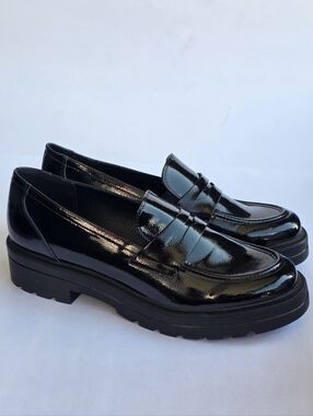 NEW MIA Yoani Lug Sole Penny Loafers Black Patent Size 9.5